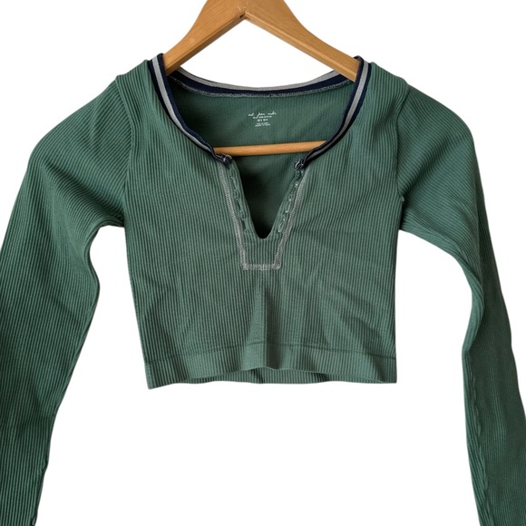 Urban Outfitters Out From Under Go For Gold Seamless Long Sleeve Cropped Top - Picture 6 of 16